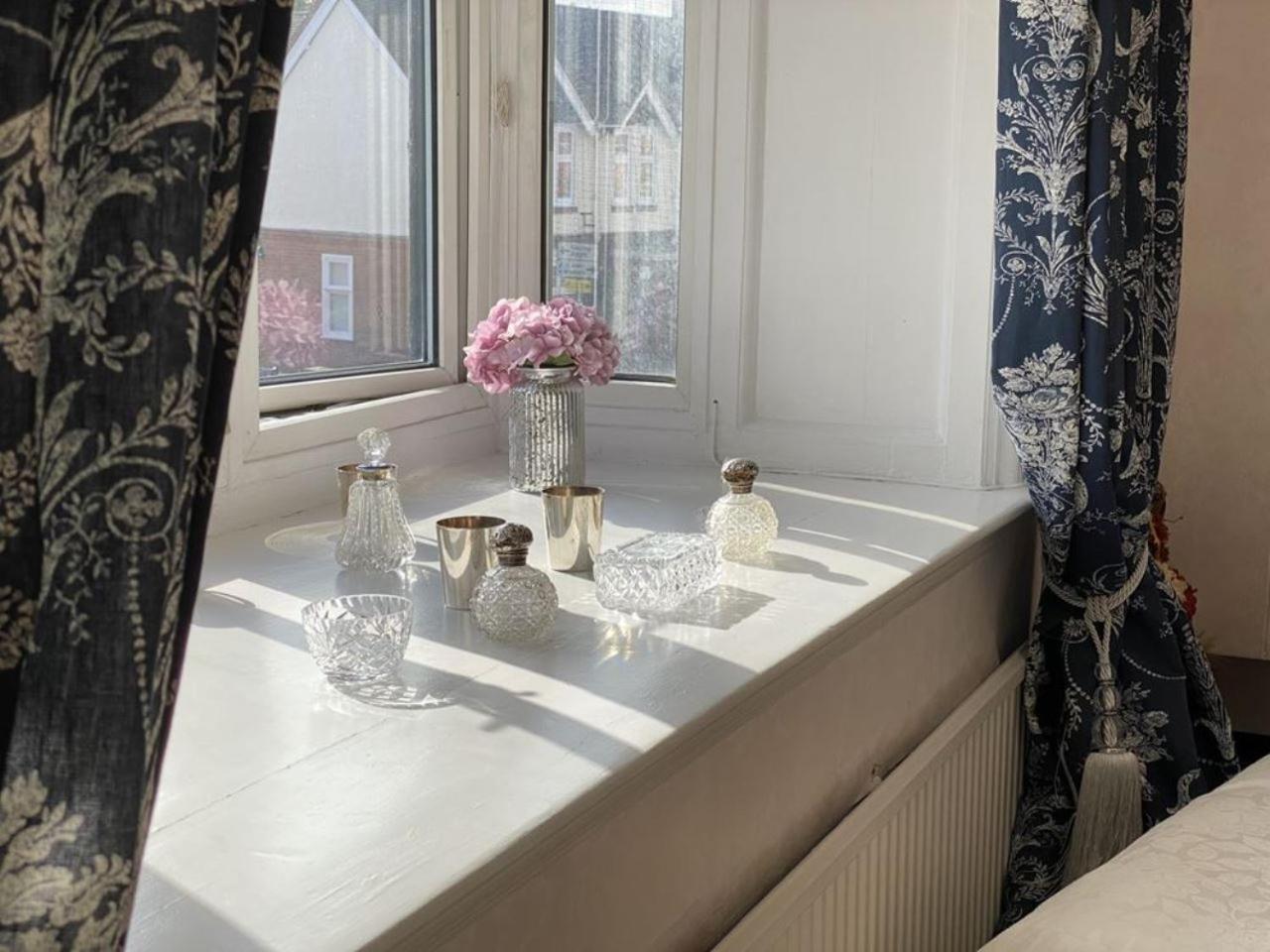 Deluxe Three Bed Bnb In Henley-On-Thames Near Station River & Town Centre Exterior foto