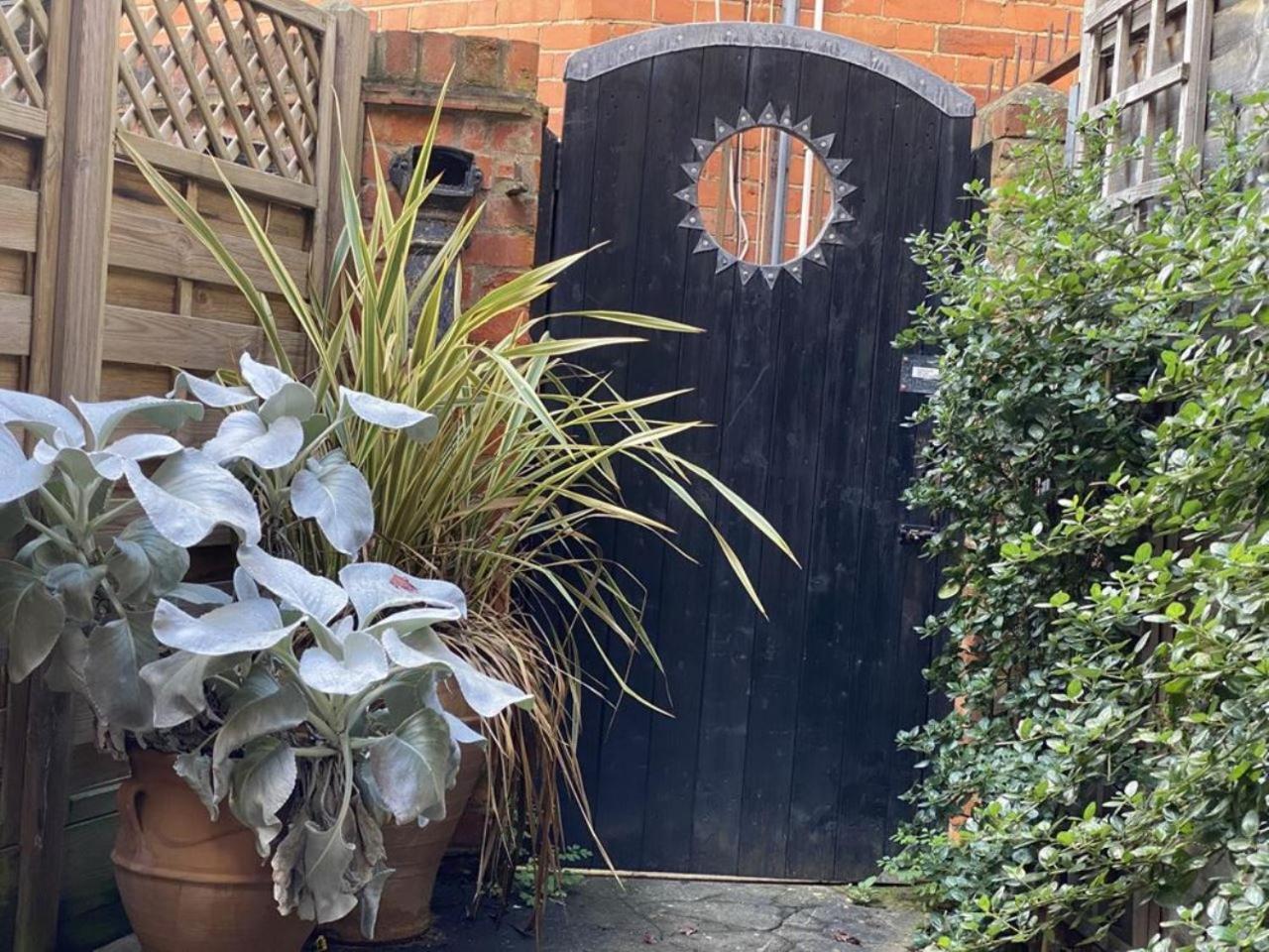 Deluxe Three Bed Bnb In Henley-On-Thames Near Station River & Town Centre Exterior foto